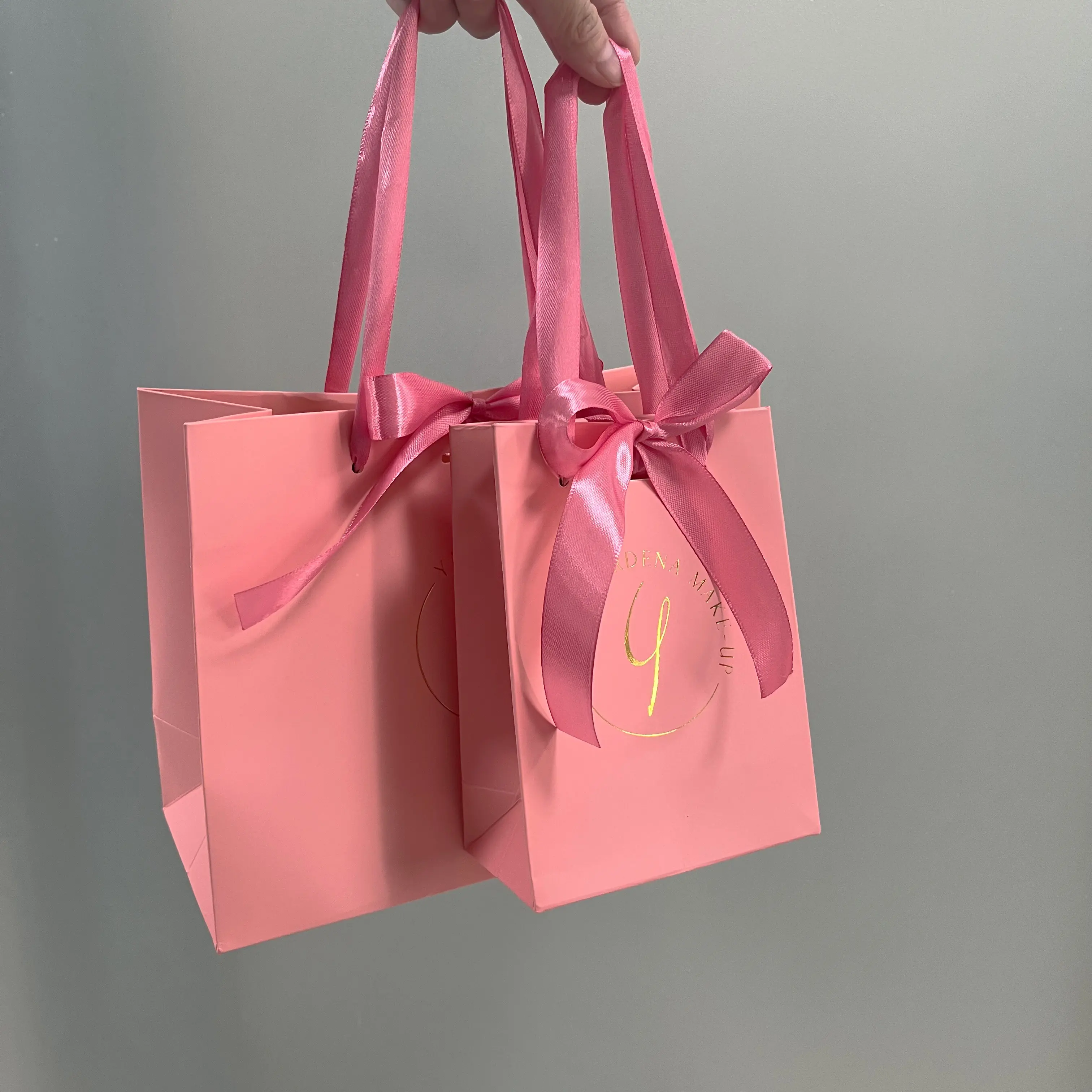 Custom Pink Paper Gift Bag With Logo Printed