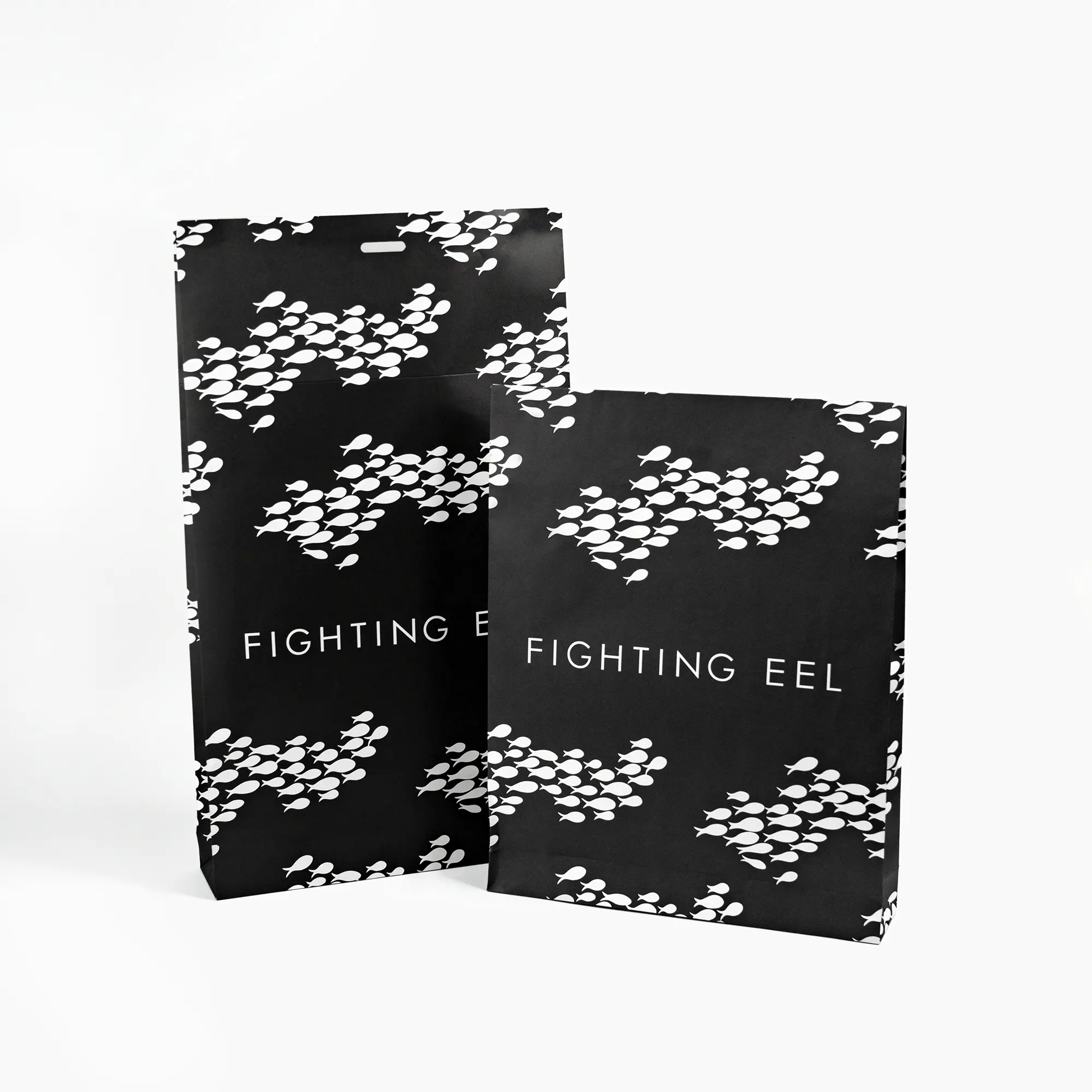 White kraft mailing bag with custom logo for shipping