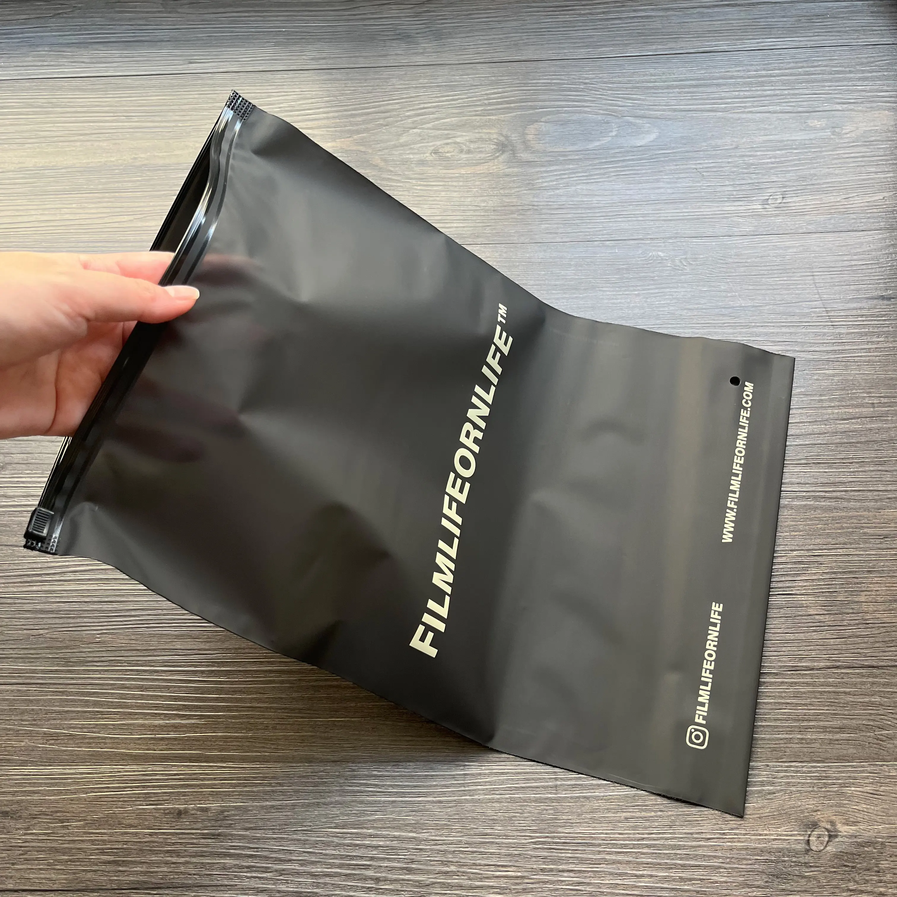 25x35cm Custom logo black translucent zipper bag for clothing