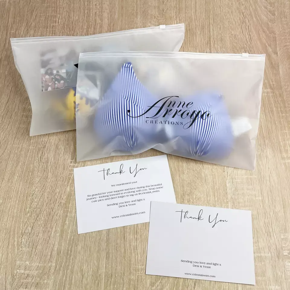 Customized logo horizontal zipper bag for clothing