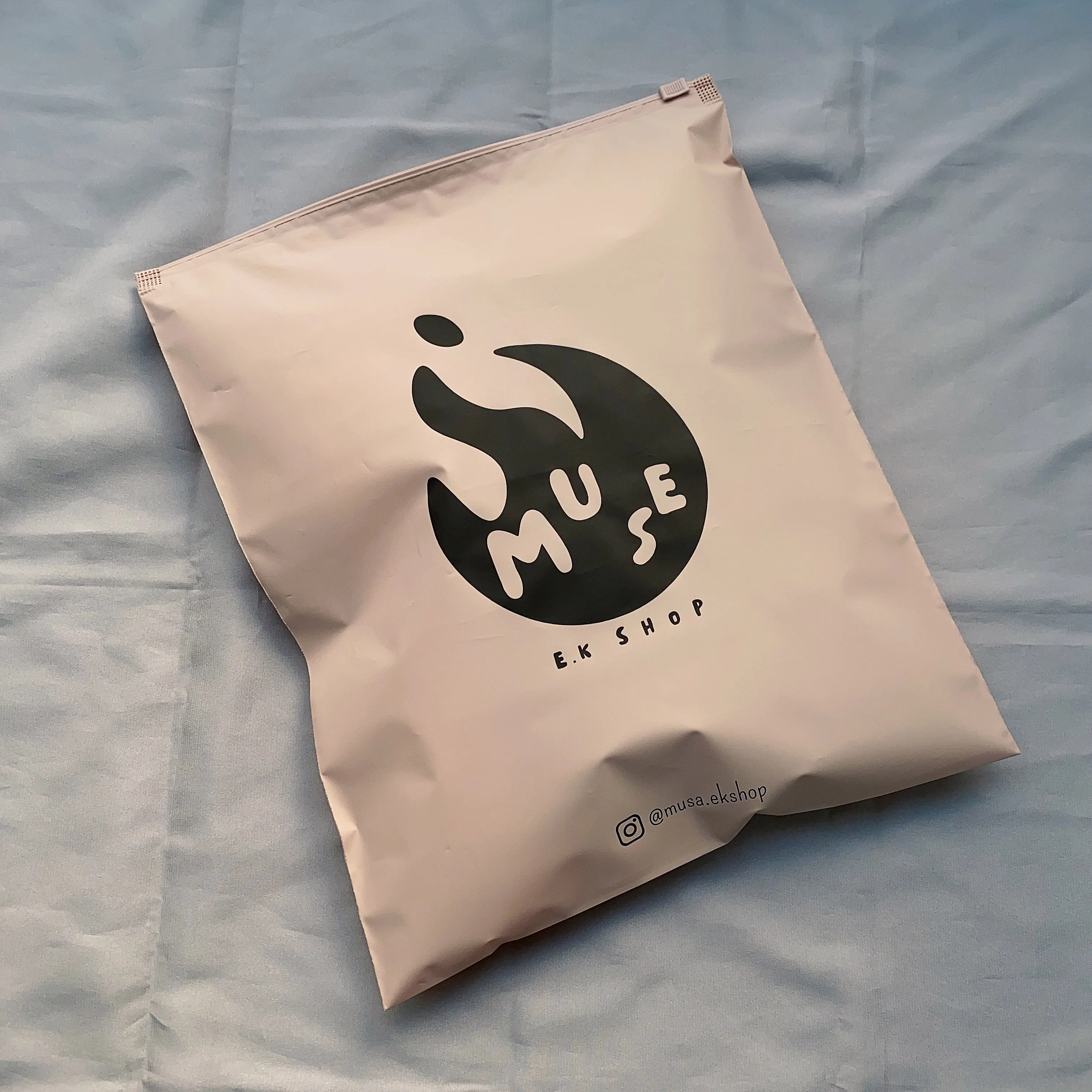 Beige/peach clothing packaging bag with your own logo custom