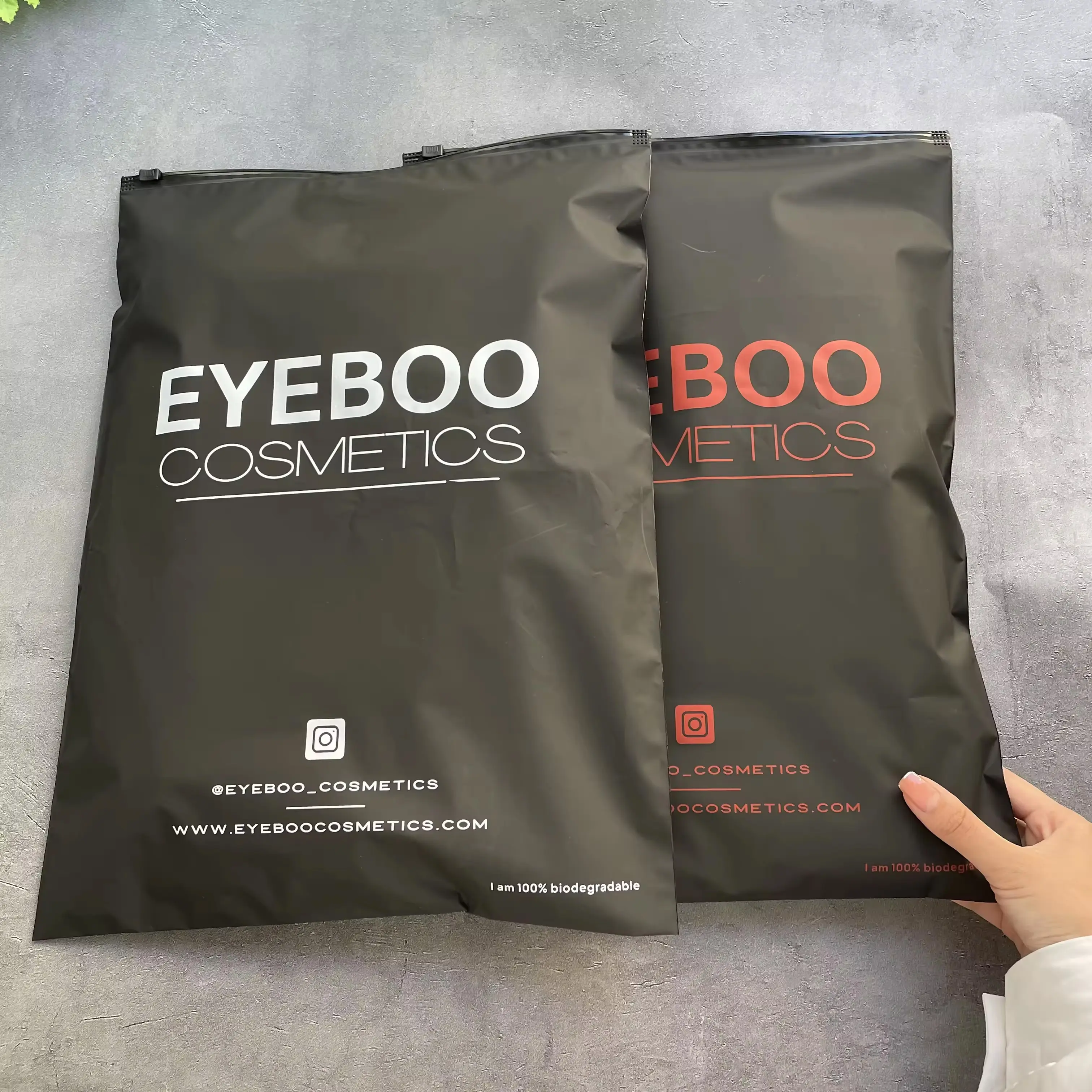Luxury matte black zipper bag with logo custom