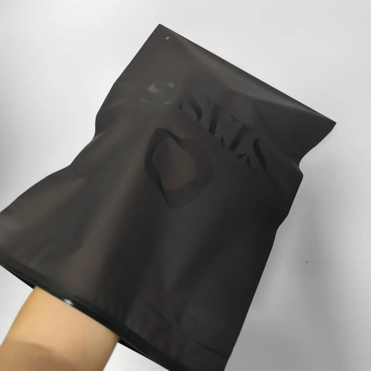 Luxury black uv logo custom garment zipper bag for business