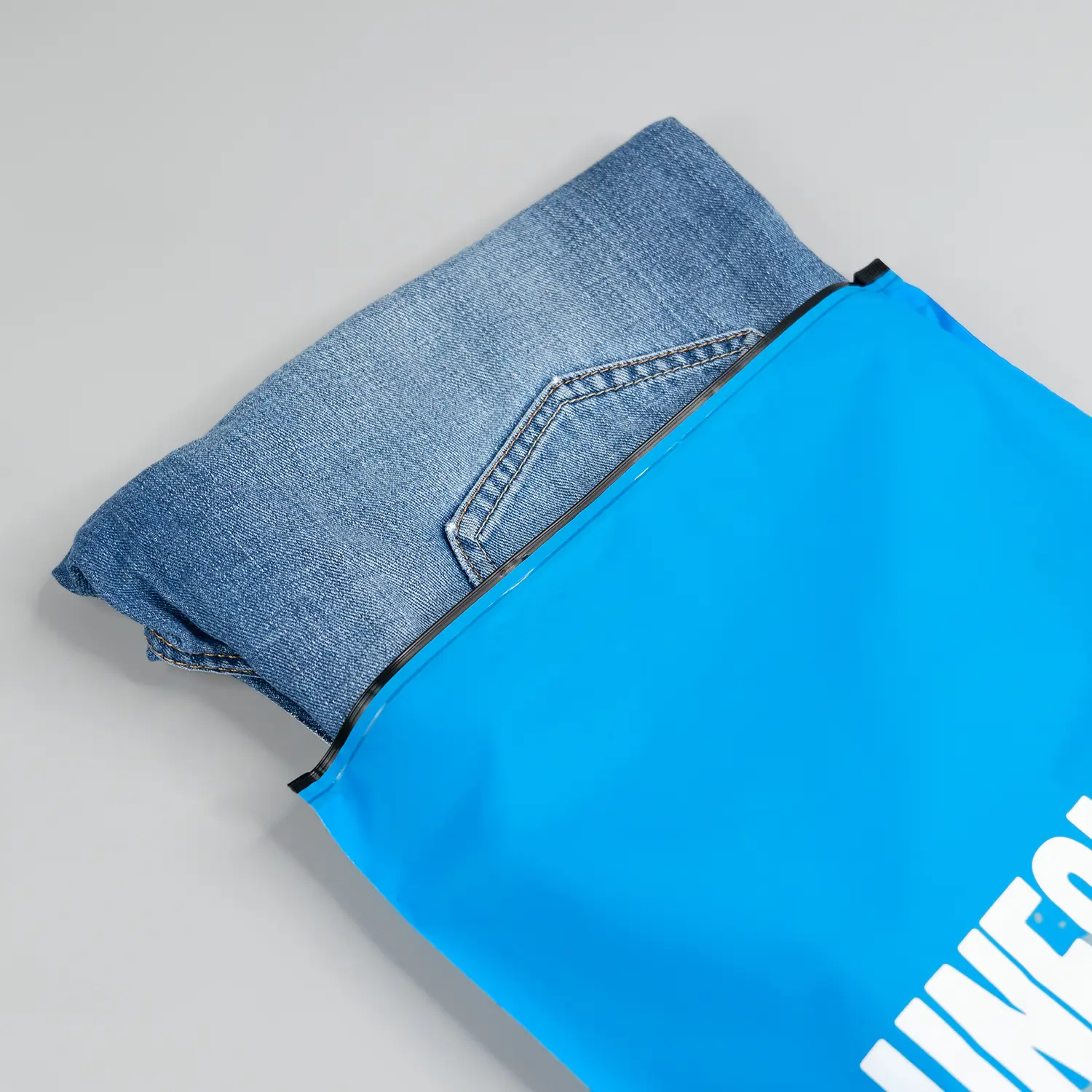 Wholesale custom clothing packaging zipper bag with logo