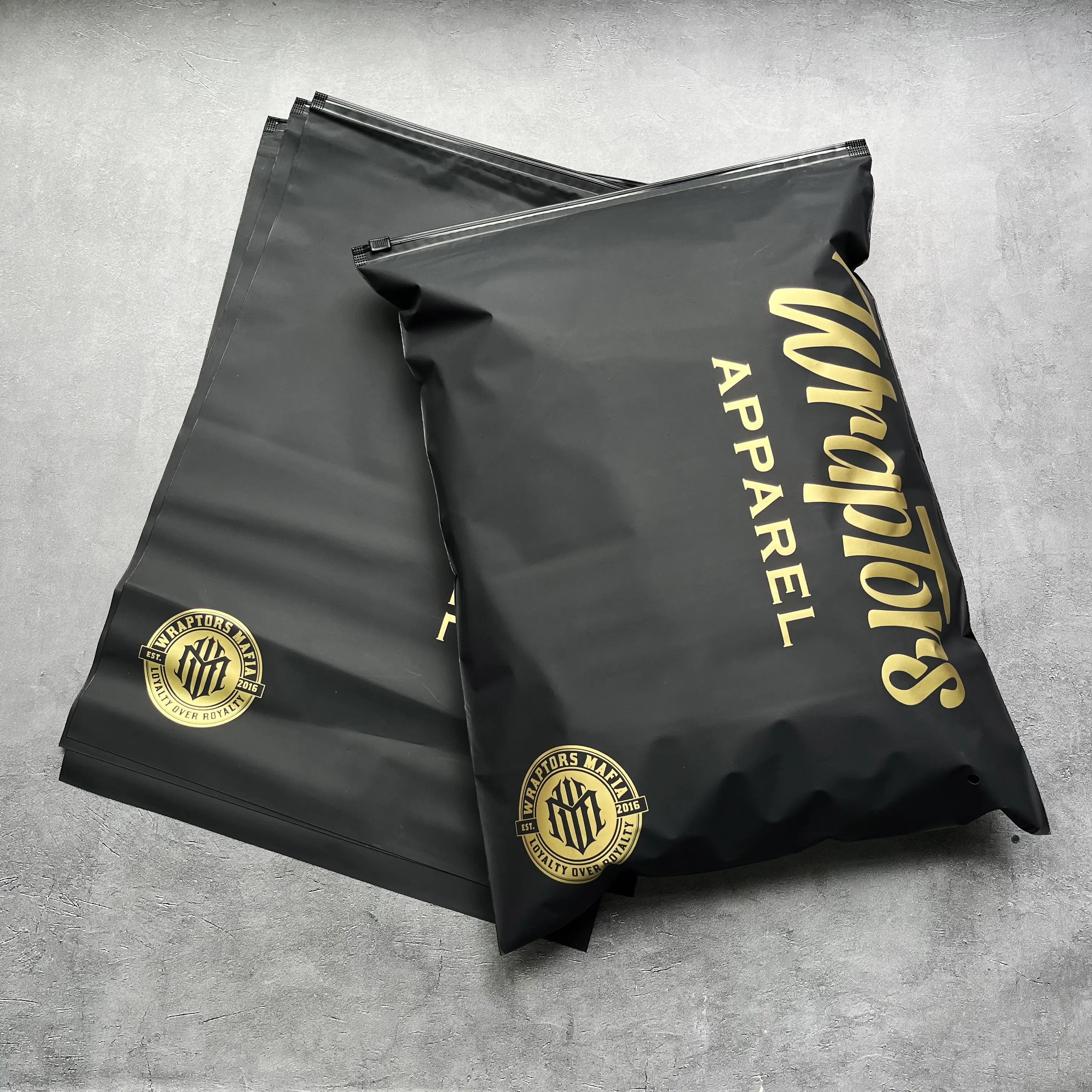 black zipper bag -30x40cm