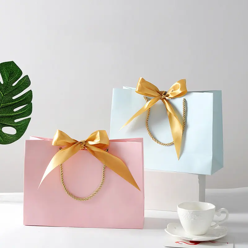 Professional China Recycled Paper Bags - Custom luxury boutique gift paper bags – Eastmoon detail pictures