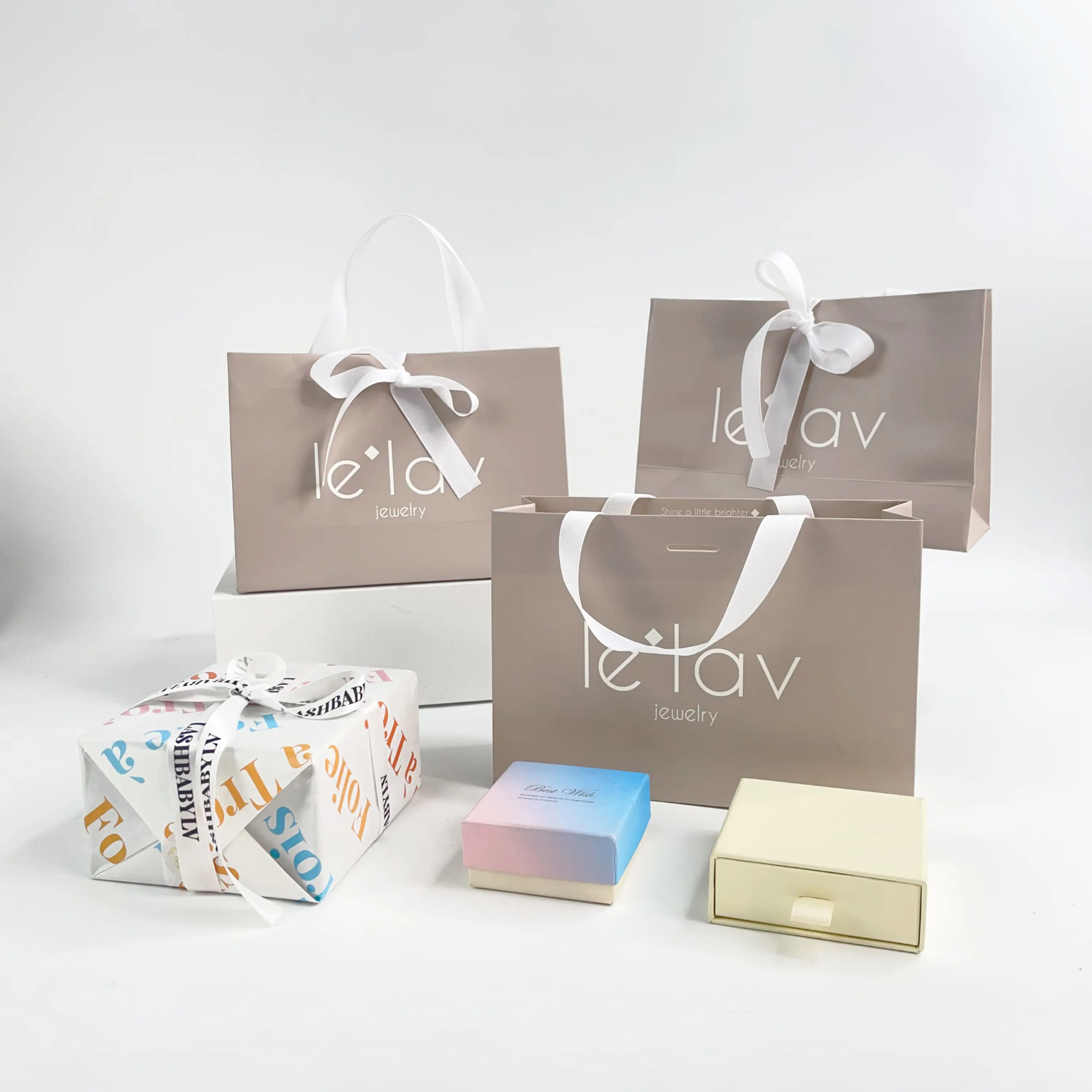 Wholesale jewelry cosmetic packaging paper bag for small business
