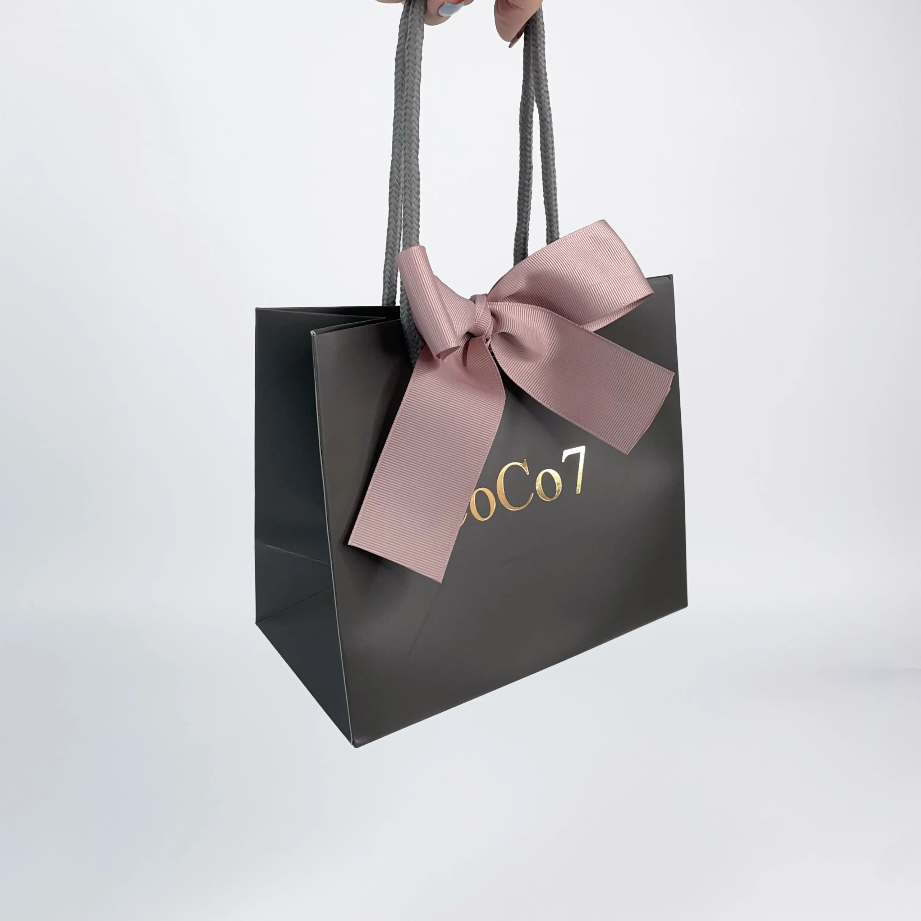 Luxury Cosmetics Packaging Customized Bags For Business