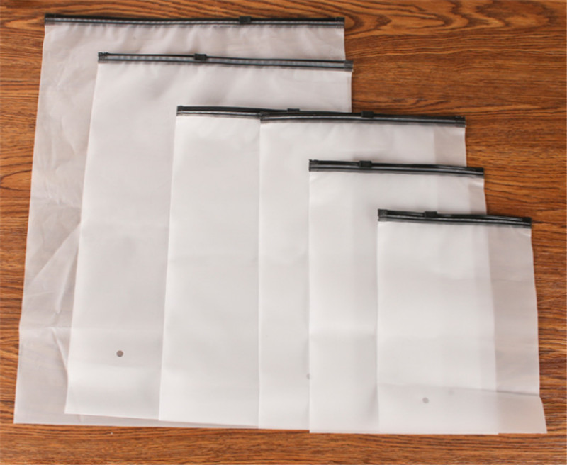 Zip Lock Bags are a perfect choice of packaging for online retailers. They can be used in many industries, such as clothing, cosmetic, skin care, sunglasses, toys, bags. (2)